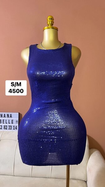 Robe moulante à paillettes