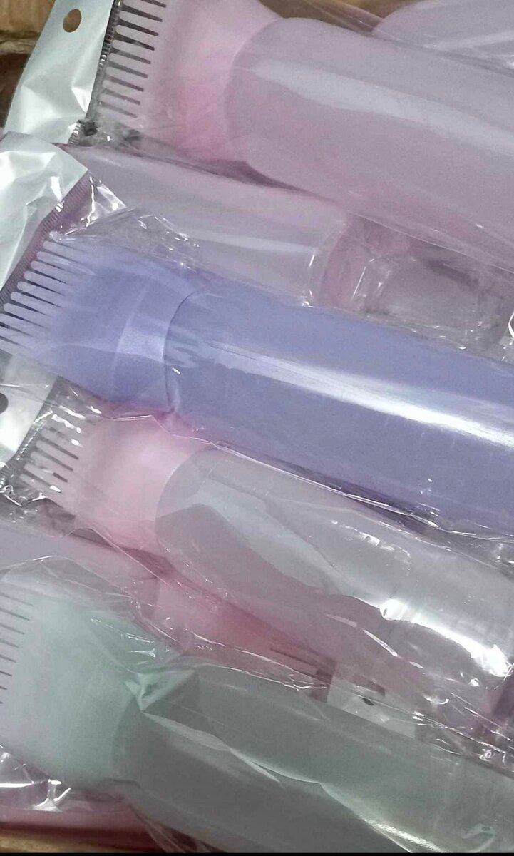 Bouteilles applicatrices à peigne