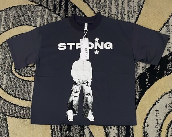 T-shirt "Strong" unisexe