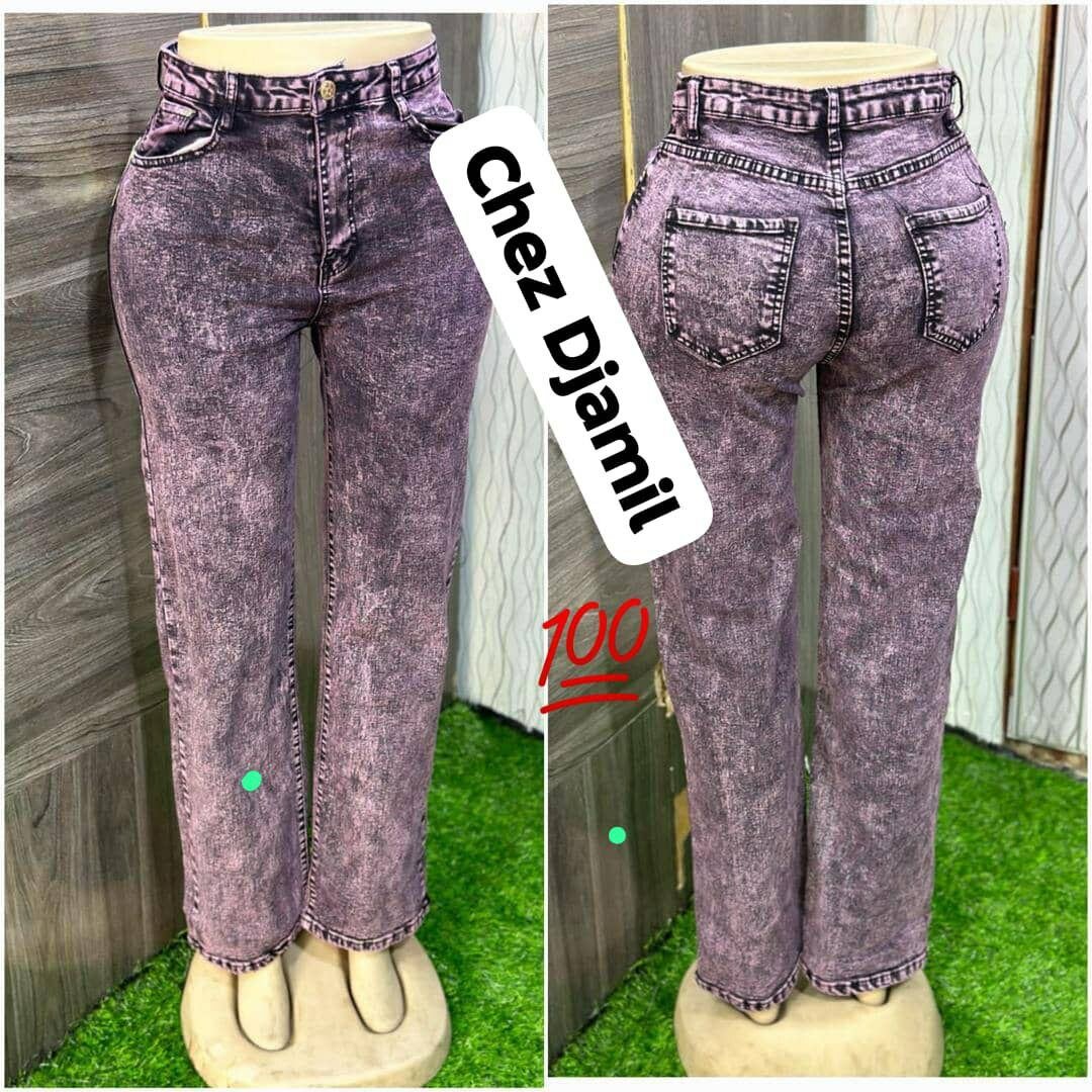 Jeans à motif floral