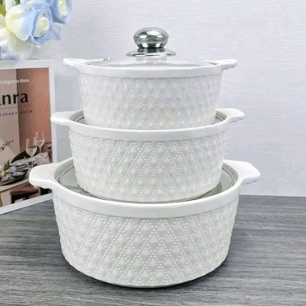 Ensemble de plats en céramique