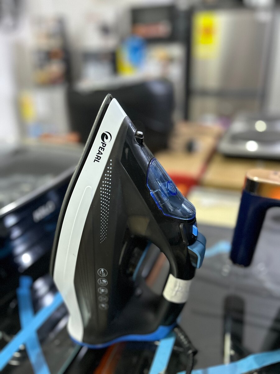 Pearl steam iron