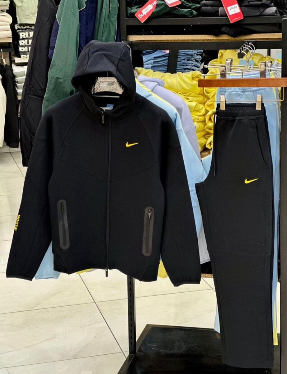 Complet Nike tech Nocta très