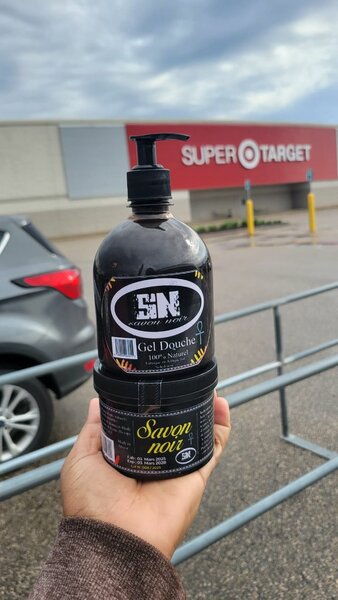 1boîte et un gel  de savons no