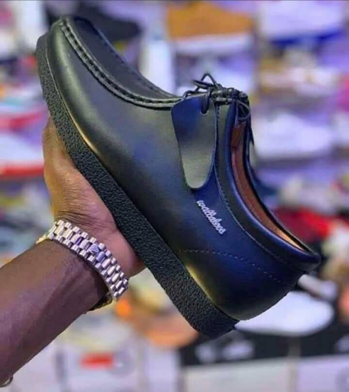 Chaussures en cuir noir élégantes