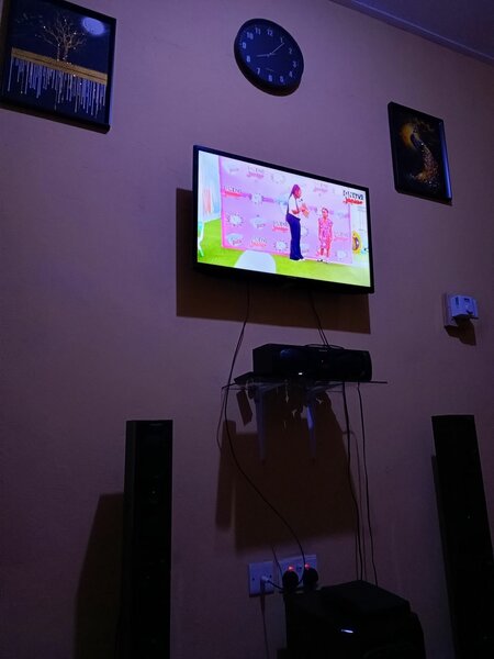 Skyworth 32" LED Digital satellite TV