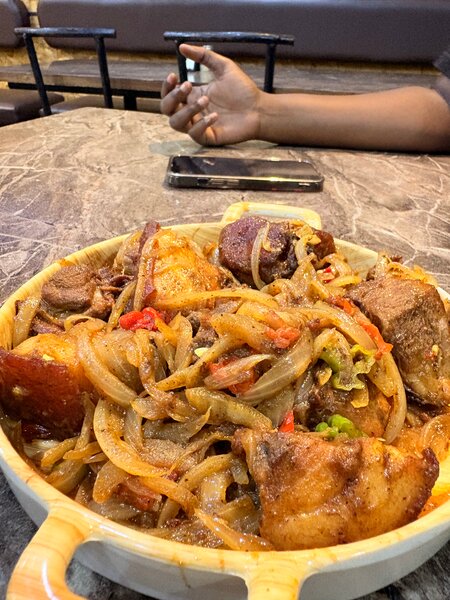 Porc épicé sauté légumes