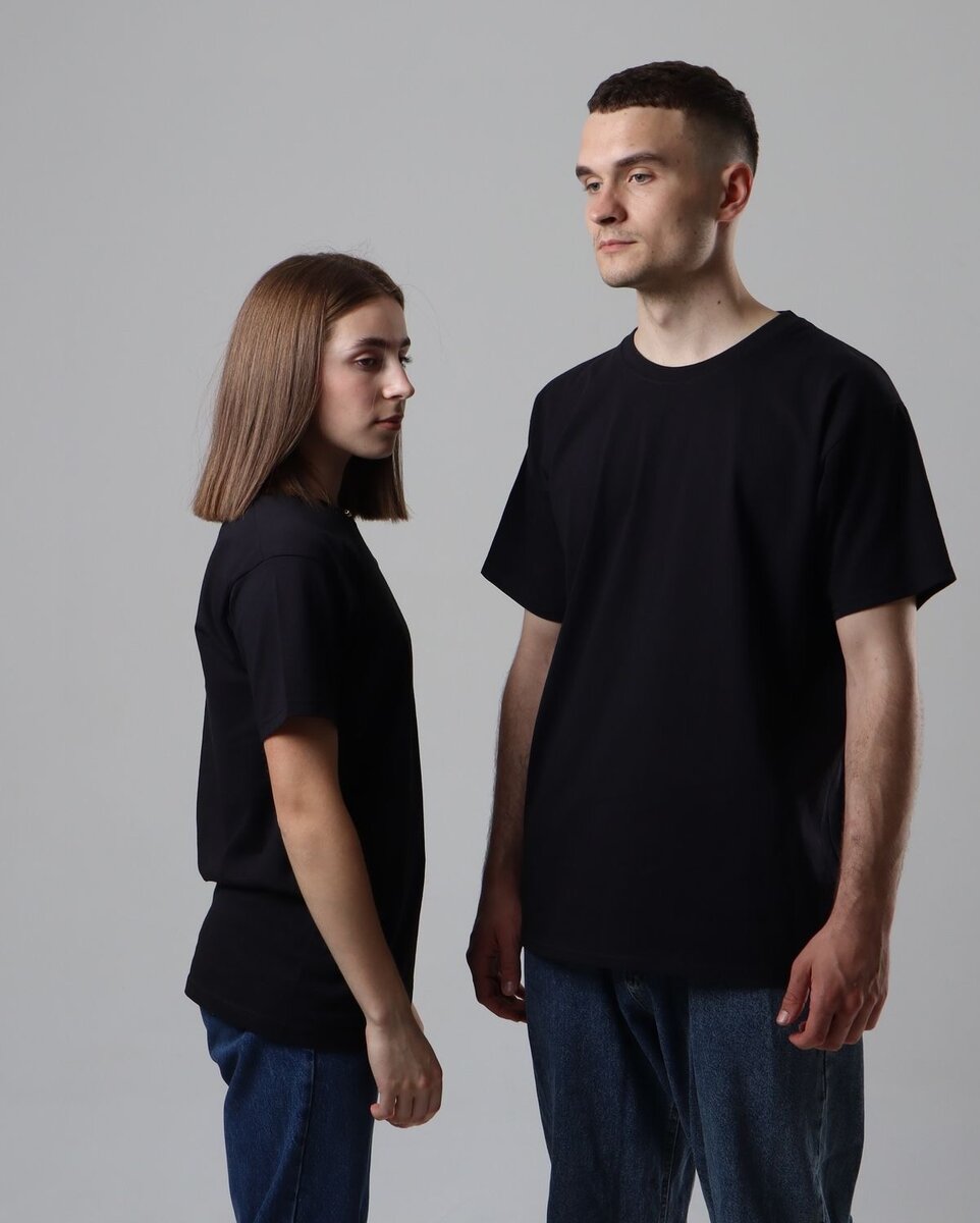 T-shirt unisexe noir basique