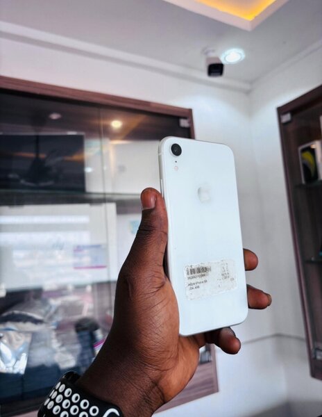 iPhone XR 64gig Face ID error 1000ghc falaaa deal