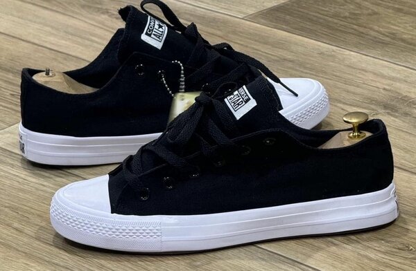 Chaussures Basses Noires Unisexes