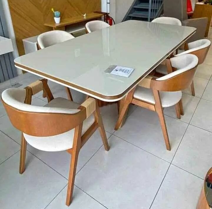 Table à manger moderne