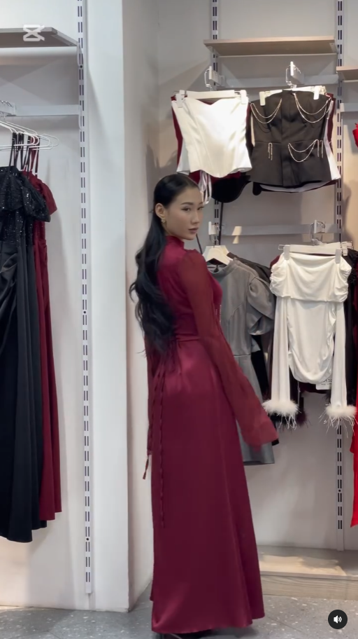 платье в длине макси