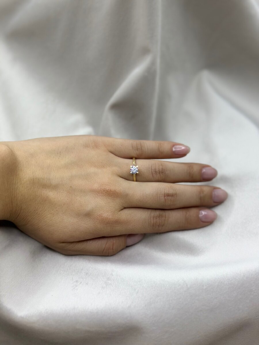 Кольцо для предложения руки и сердца с цирконом