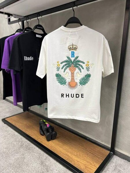 T-shirt de marque tendance