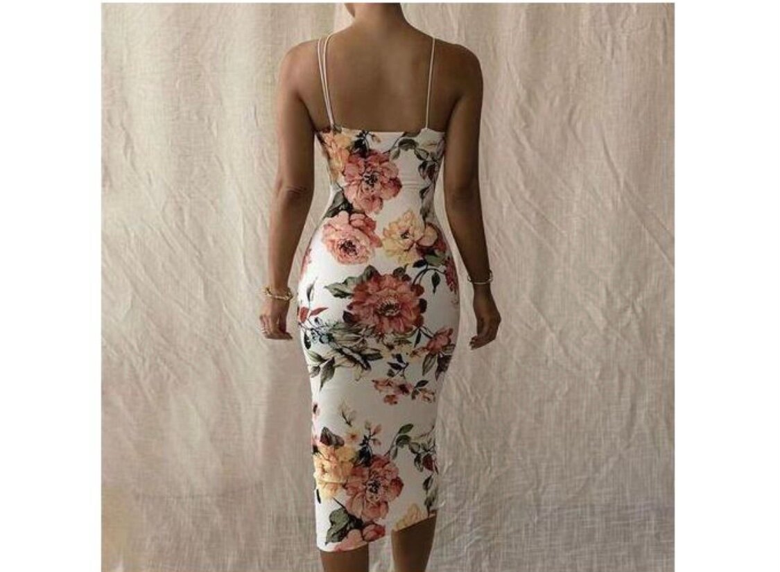 Robe fleurie à bretelles