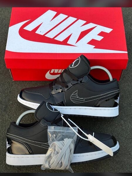 Baskets Nike Air Jordan Noir