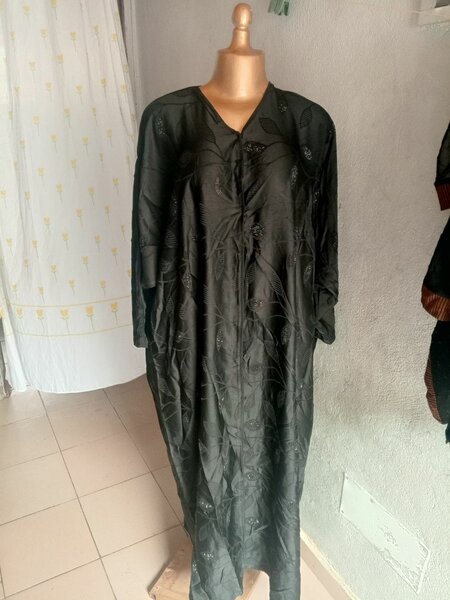 Robe longue noire élégante