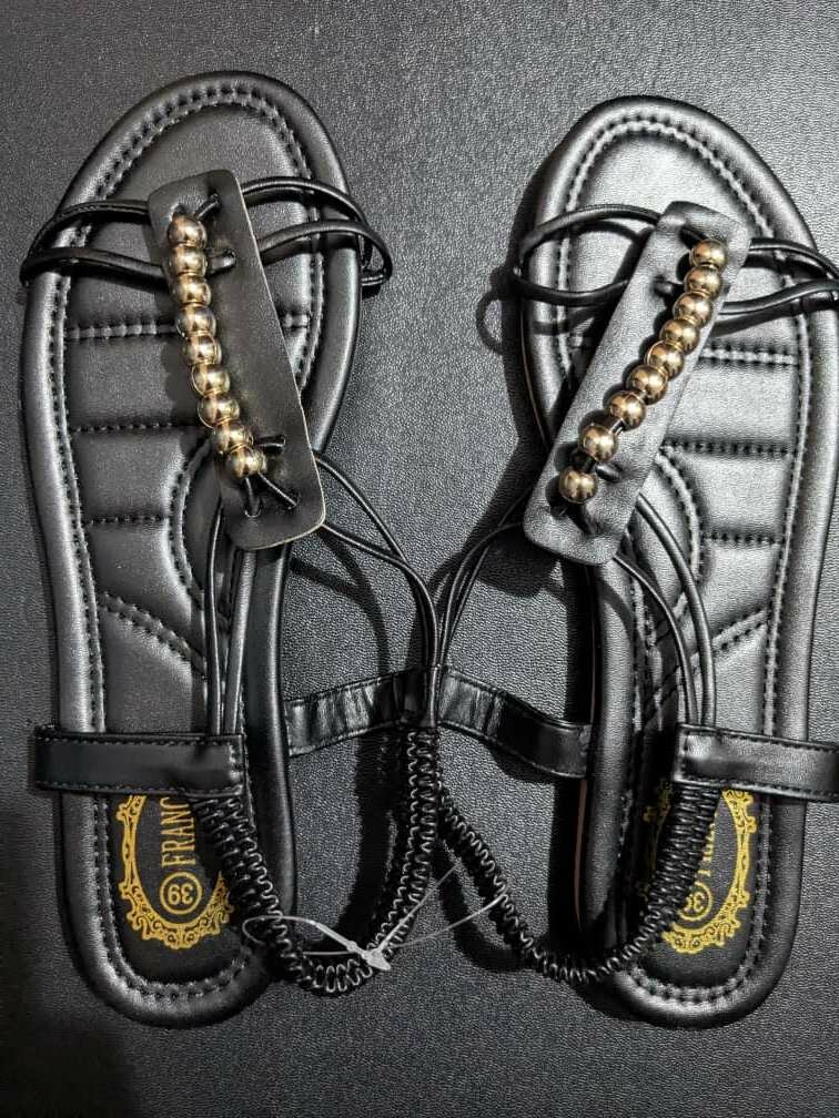 Sandales élégantes avec perles