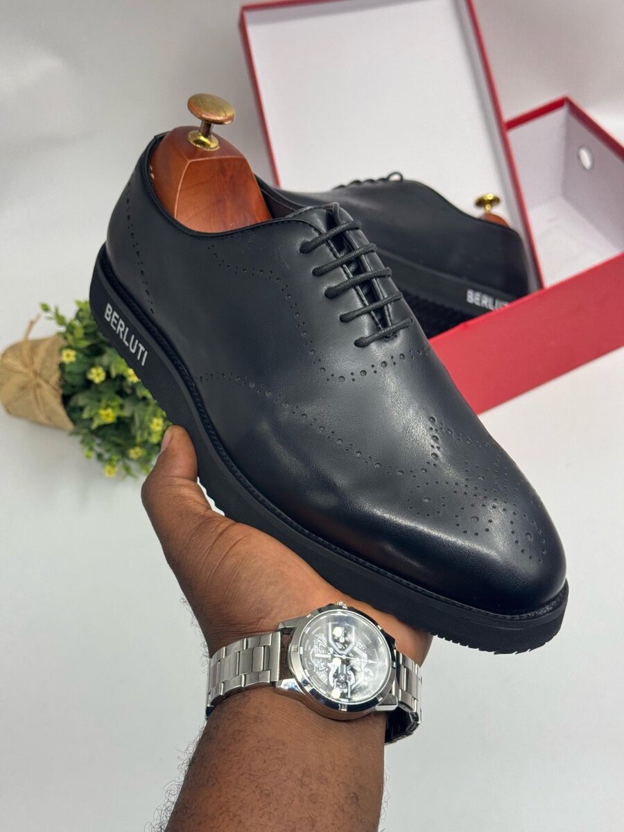 LOUIS VUITTON ALL BLACK