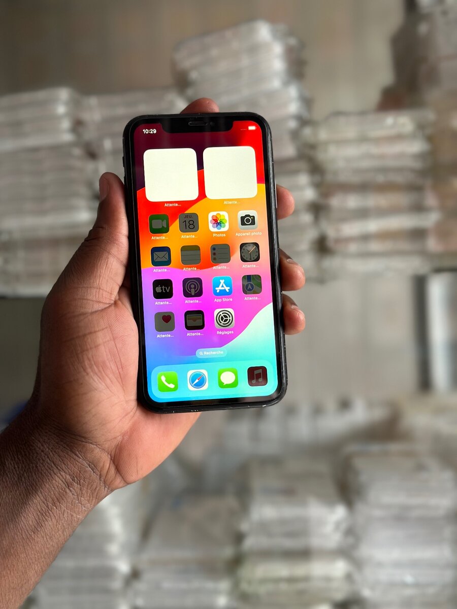 IPhone XR 128Go tout es dorigine