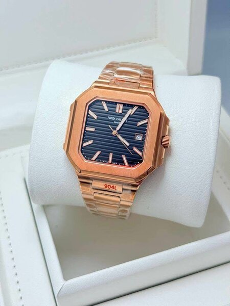 Montre élégante en acier inoxydable