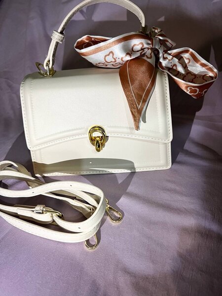 Белая сумка для праздников или вечеринок!!!