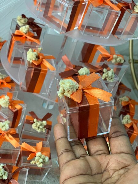 Boîte à dragées en verre décorée