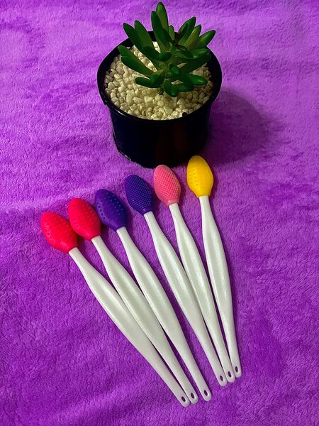 Lip brushes