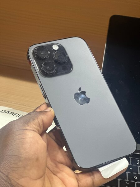 iPhone 13Pro max noir 256 Go