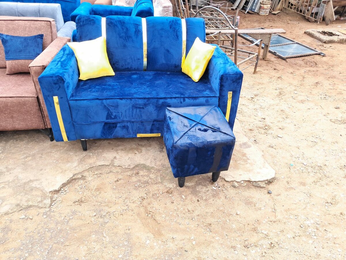 Fauteuils 2 places avec pouf