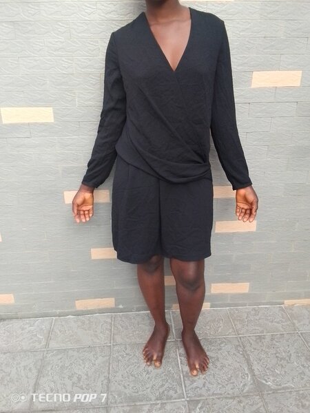 Robe Noire Élégante