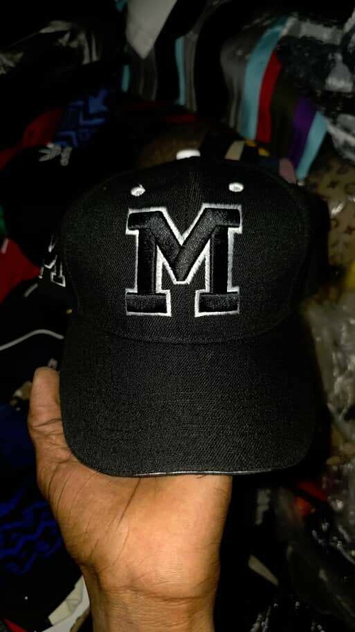 Casquettes Lettre Brodée