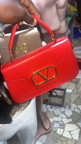 Sac à main élégant rouge