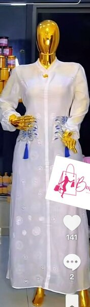 Robe Caftan en Dentelle Élégante