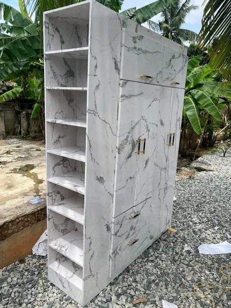 Armoire moderne en marbre