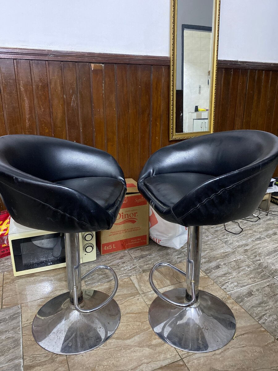 Tabouret de bar pivotant