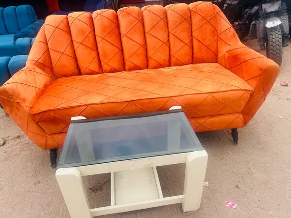 Canapé orange moderne