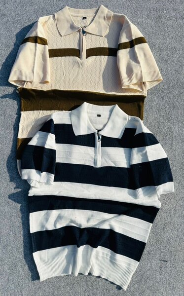 Polo rayé en tricot élégant