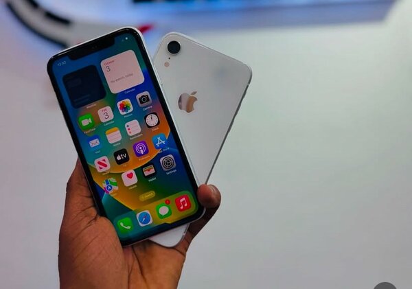 iPhone XR 64GIG storage Factory unlocked 95% battery