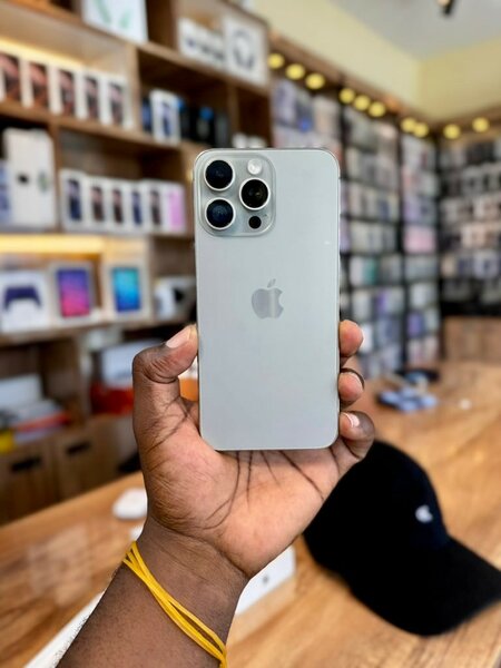 15 pro max 256gig eSim unlock