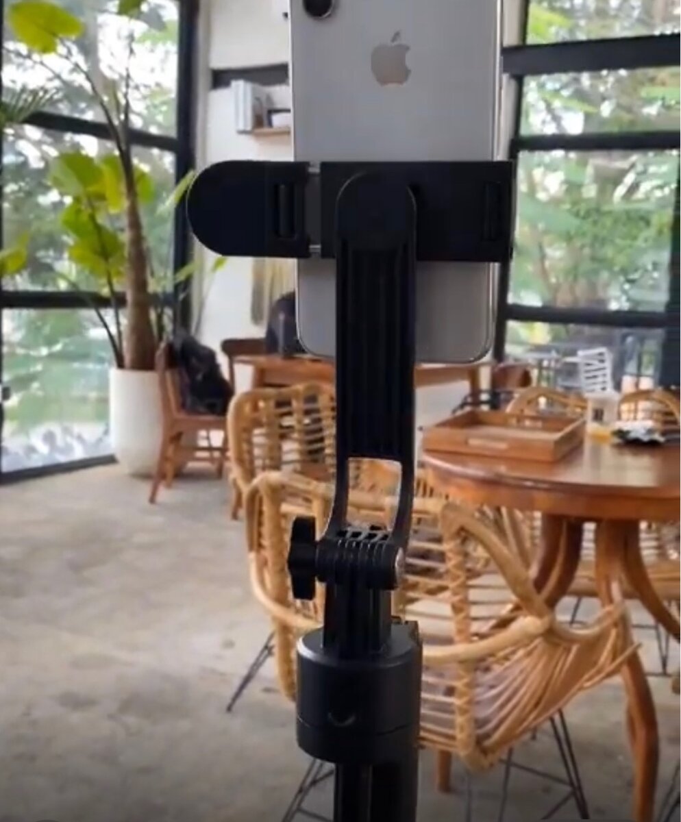 Tripod stand face tracking (length 68 inches max)