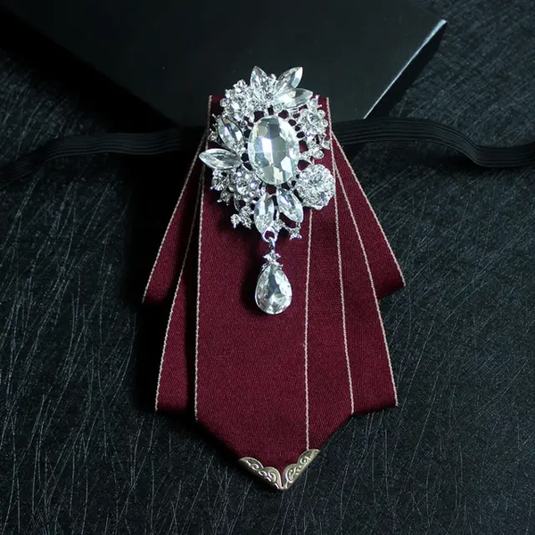 Broche élégante en cristal