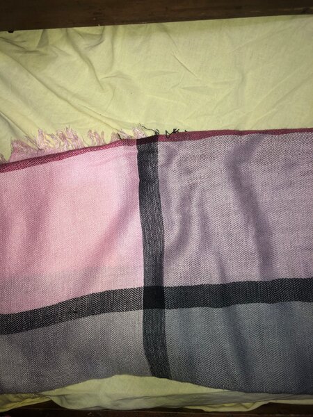 Écharpe en laine à carreaux