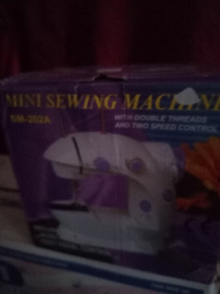 Mini sewing machine