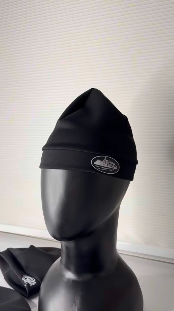 Bonnet noir en polaire