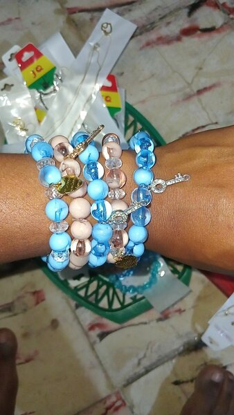 Bracelets en perles colorées