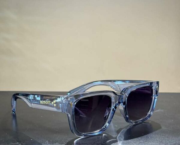 Lunettes rétro carrées élégantes