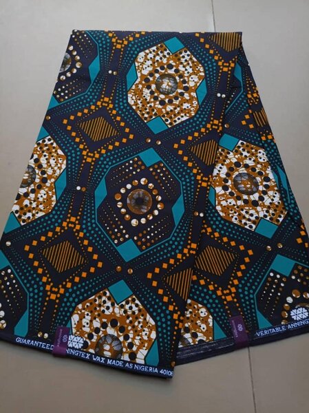 Fabric with a  print of 6 meters