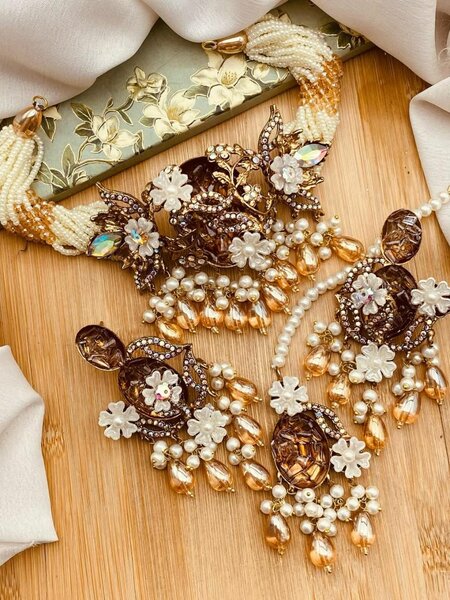 Ladies wedding set Necklace and earrings