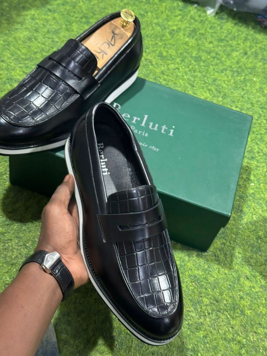 Elegants mocassins en cuir homme